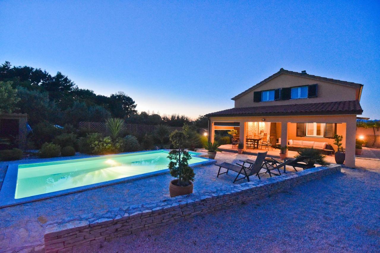Holiday Home Taras Smilcic Zewnętrze zdjęcie