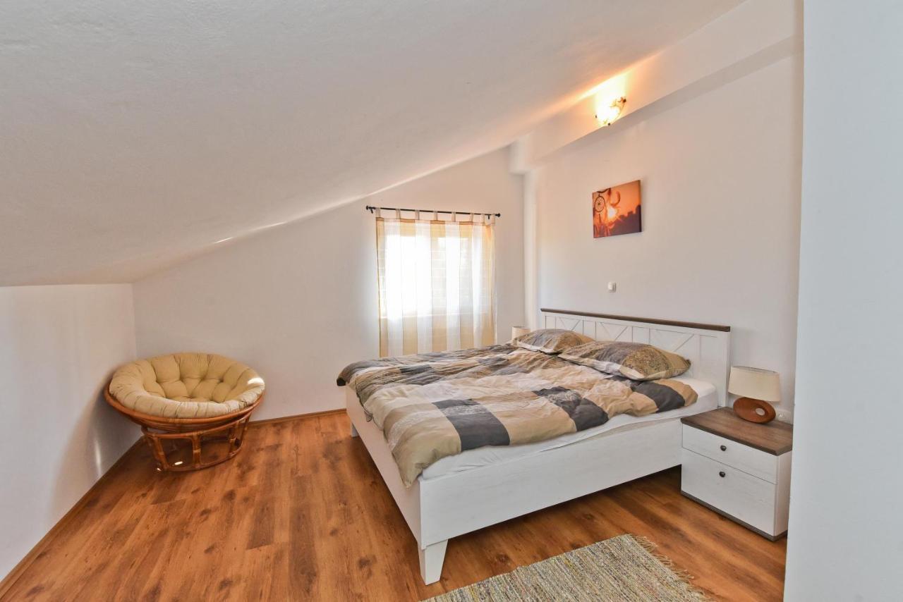 Holiday Home Taras Smilcic Zewnętrze zdjęcie
