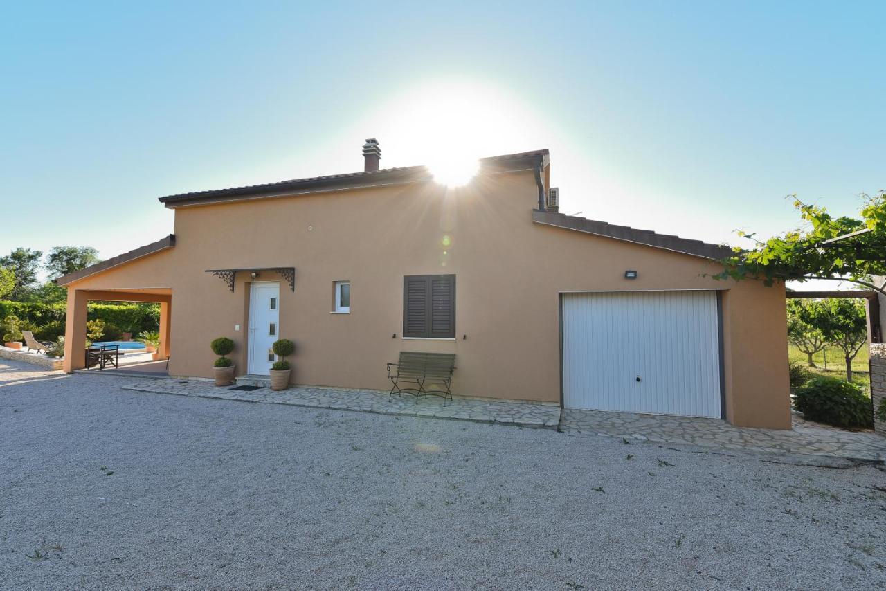 Holiday Home Taras Smilcic Zewnętrze zdjęcie