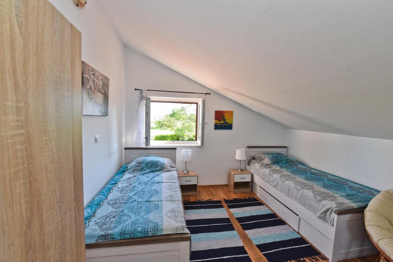 Holiday Home Taras Smilcic Zewnętrze zdjęcie